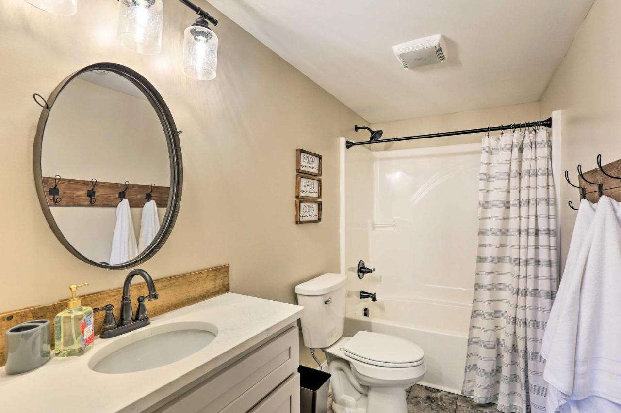 Вилла Chic Williamstown Retreat With Pool And Hot Tub! Экстерьер фото