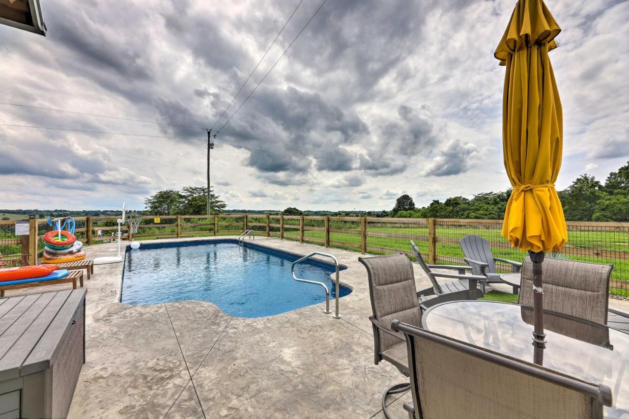 Вилла Chic Williamstown Retreat With Pool And Hot Tub! Экстерьер фото