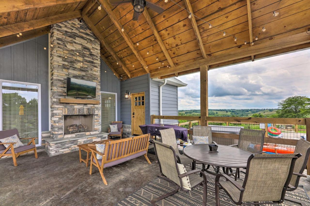 Вилла Chic Williamstown Retreat With Pool And Hot Tub! Экстерьер фото