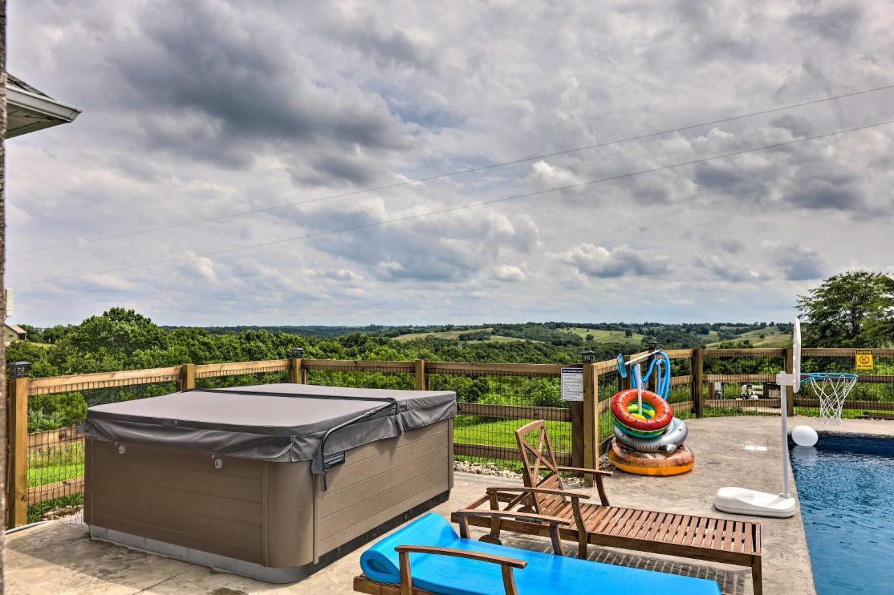 Вилла Chic Williamstown Retreat With Pool And Hot Tub! Экстерьер фото