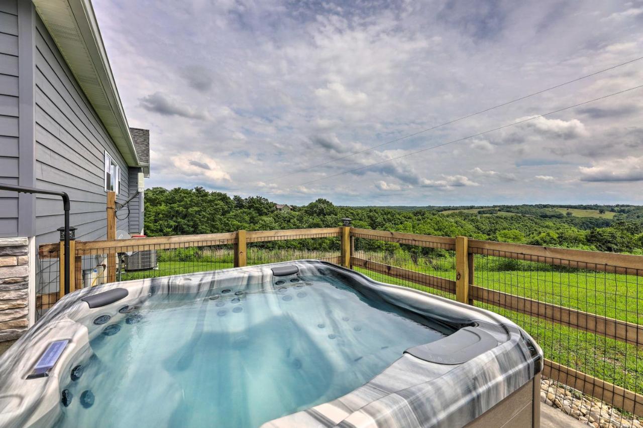 Вилла Chic Williamstown Retreat With Pool And Hot Tub! Экстерьер фото
